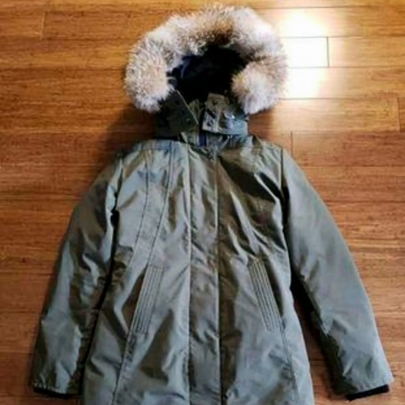 COPY - CMFR WOMENS EXCLUSIVE AVENUE PARKA XSMALL - Picture 2 of 9